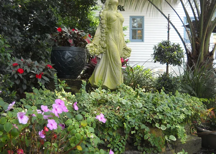 Bayfront Westcott House Bed & Breakfast