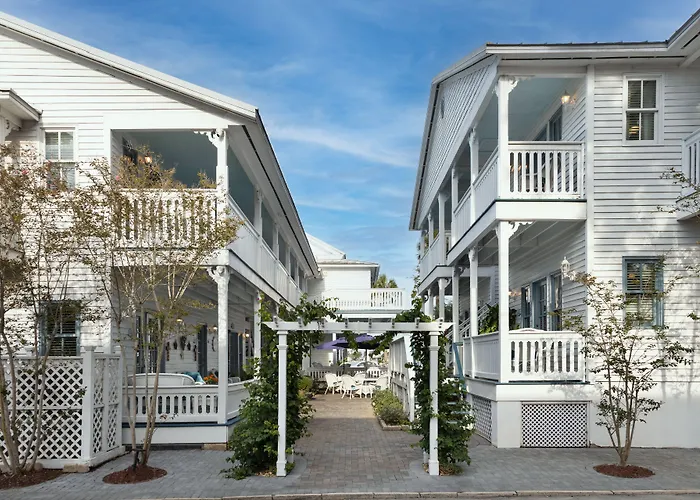 Bayfront Westcott House Bed & Breakfast