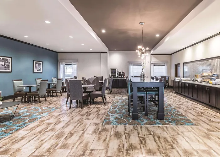 La Quinta By Wyndham Dallas Grand Prairie South