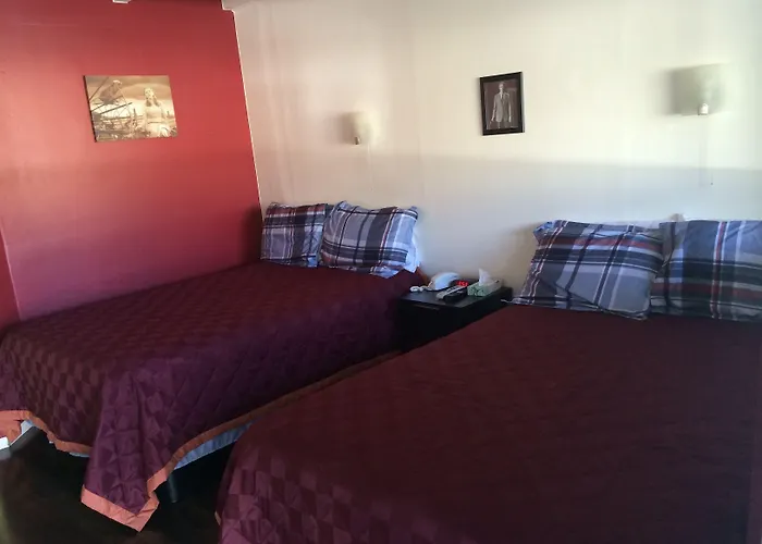 Highlander Motel