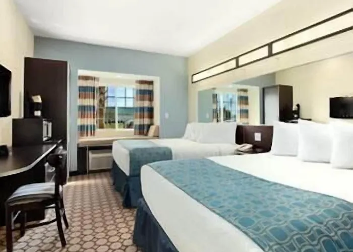 Microtel Inn & Suites By Wyndham Spring Hill/Weeki Wachee