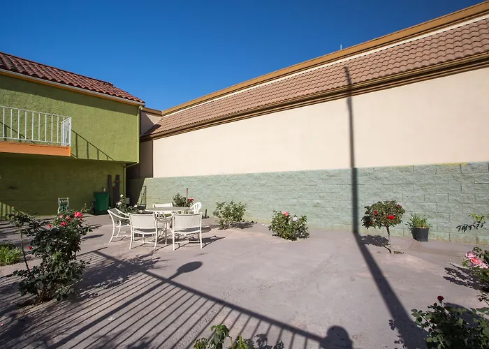 Big A Motel & Suites Near Disneyland Orange County