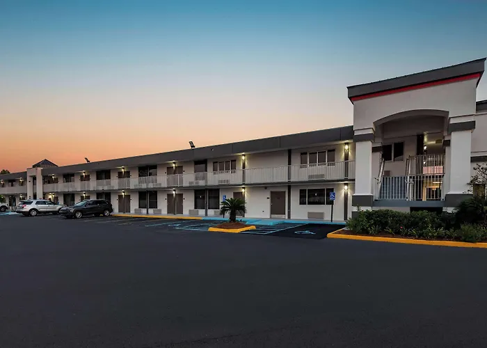Super 8 By Wyndham Baton Rouge/I-10