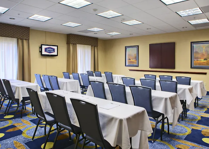 Hampton Inn & Suites Ridgecrest