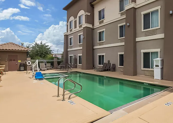 Best Western Douglas Inn & Suites