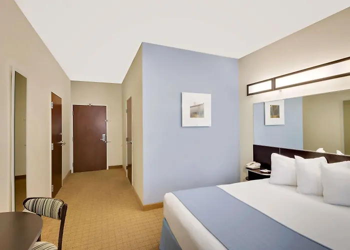 Microtel Inn And Suites By Wyndham - Geneva
