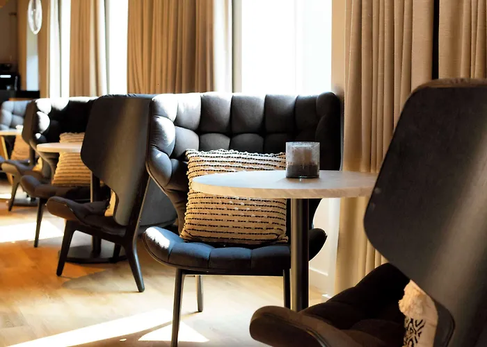 The Lloyd Stamford, Tapestry Collection By Hilton