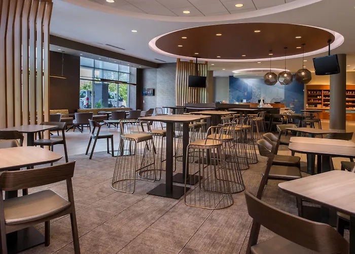 Springhill Suites Pittsburgh Southside Works