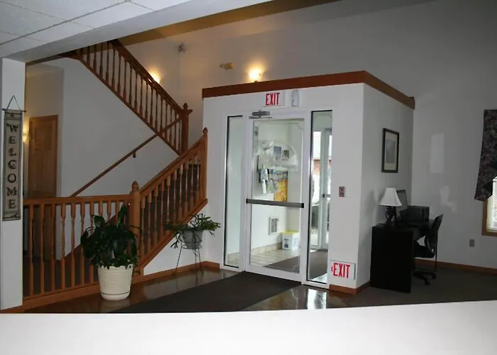 River Valley Inn & Suites