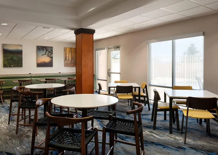 Fairfield Inn & Suites Redding
