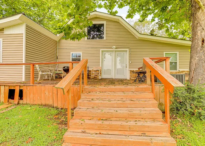 Greers Ferry Home W/ Fire Pit Near Shiloh Marina!
