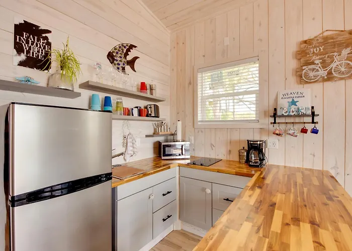 Beachfront Retreat W/ Dock In Lanark Village!