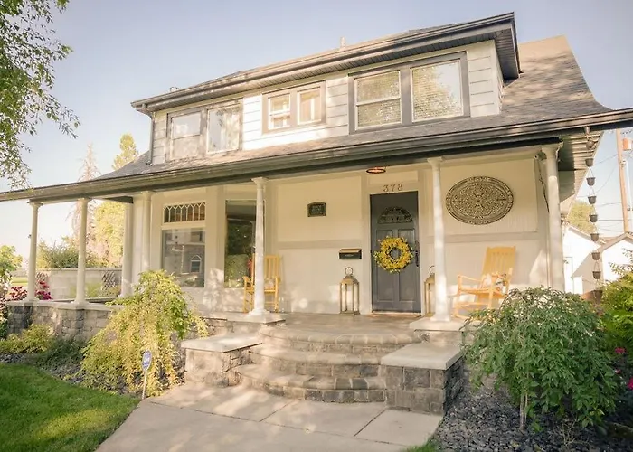 Historic And Charming Birch House