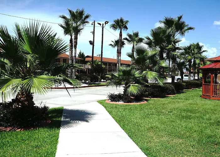 American Inn & Suites - Savannah / Garden City