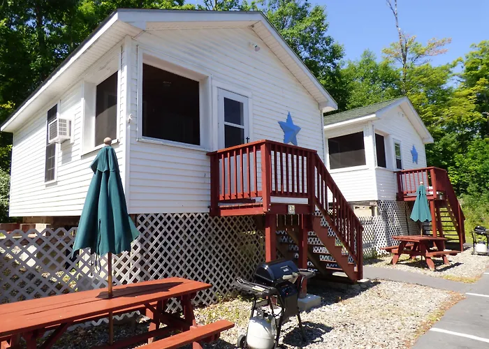 Weirs Beach Motel & Cottages