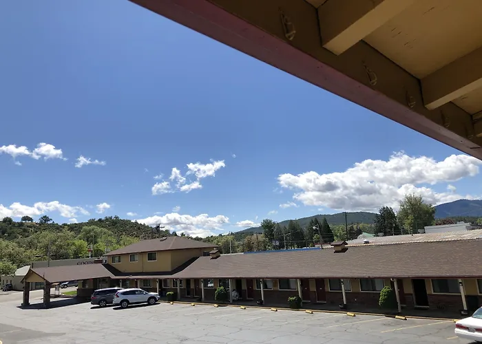 Klamath Motor Lodge