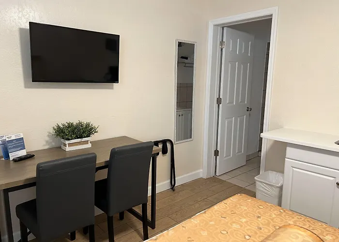 Beachside Resort Motel
