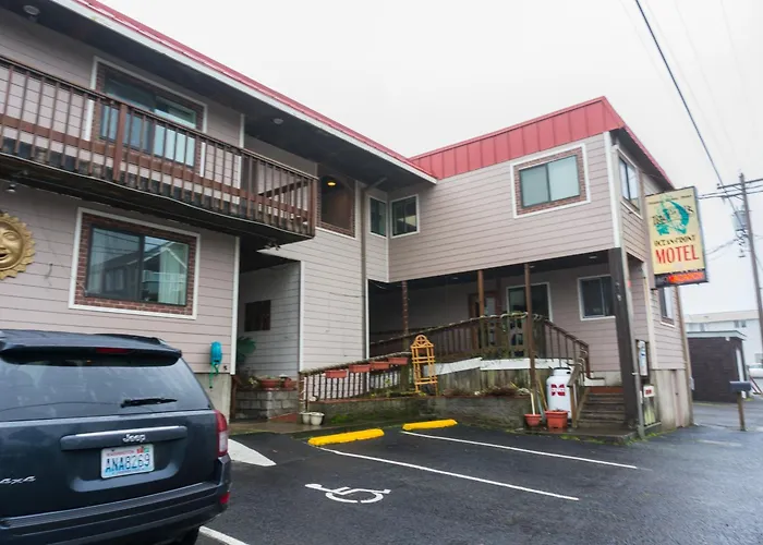Tradewinds Motel