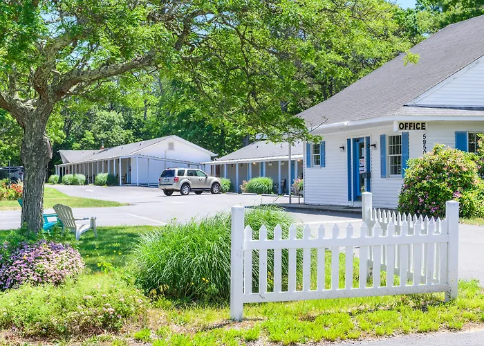 Blue Dolphin Inn