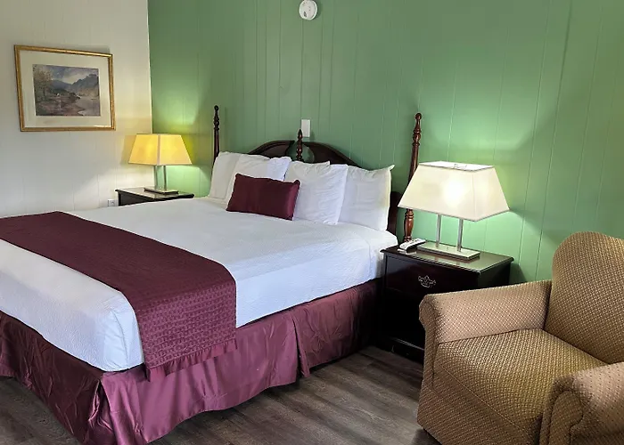 Colonial Inn Franklin