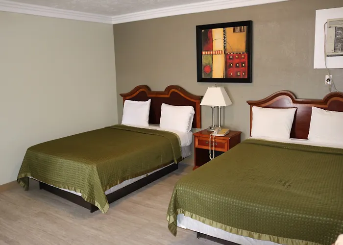 Deluxe Inn Motel