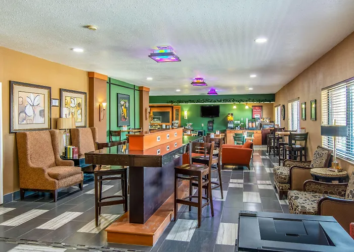 Econo Lodge Topeka At Wanamaker
