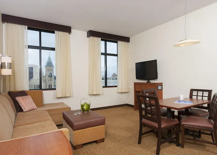 Hyatt Place Des Moines Downtown