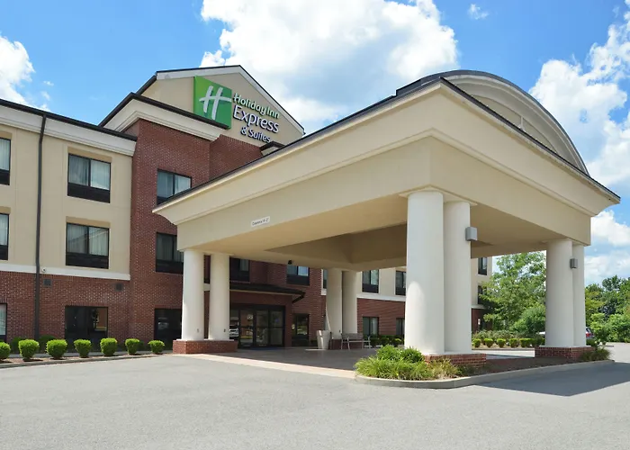 Holiday Inn Express & Suites Fairmont By Ihg