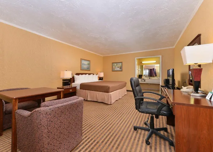Executive Plus Inn And Suites