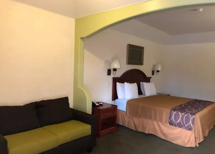 Porter Executive Inn & Suites