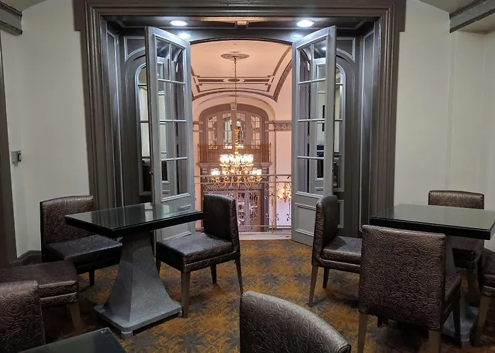 The Tudor Arms Hotel Cleveland - A Doubletree By Hilton
