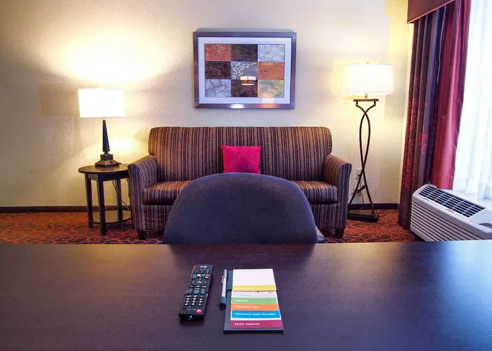 Hampton Inn & Suites Elk City