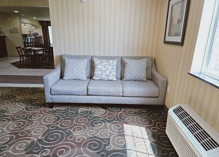 Cobblestone Inn & Suites - Bloomfield