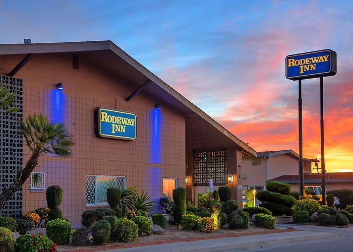 Rodeway Inn Near University-Gateway To Yosemite