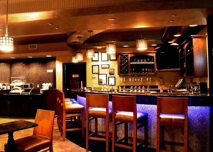 Best Western Plus Kc Speedway Inn & Suites