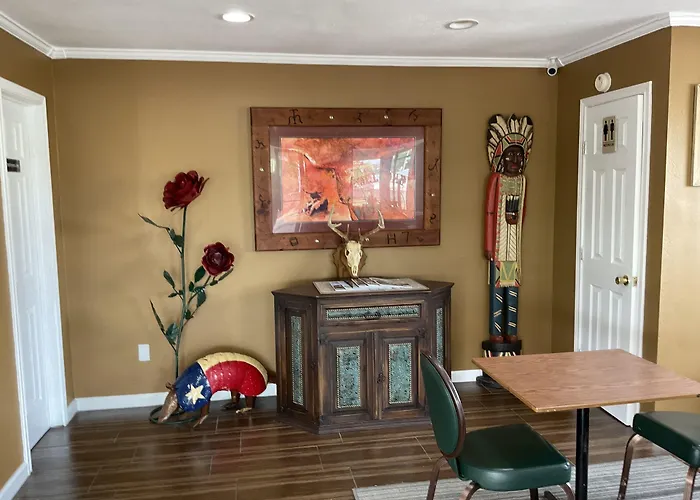 Glen Rose Inn & Suites