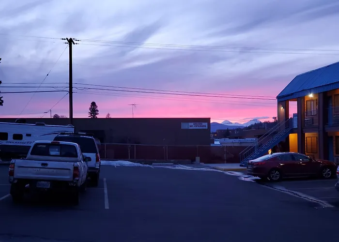 Motel West