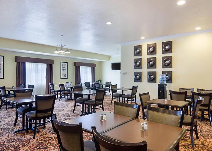 Comfort Inn & Suites Orange - Montpelier