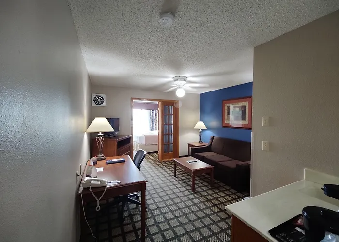 Baymont By Wyndham Albany Mn