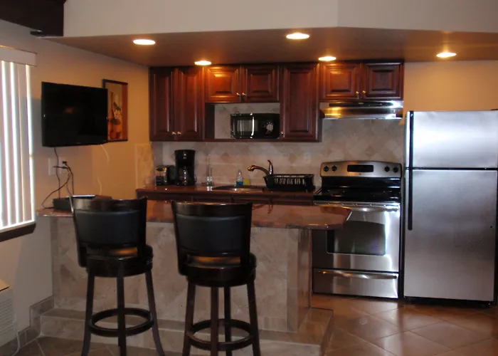 Chalet Inn & Suites