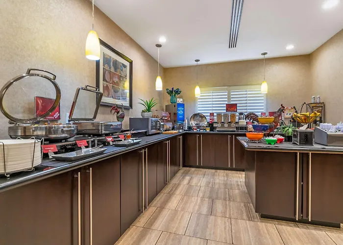 Best Western Plus Lytle Inn And Suites