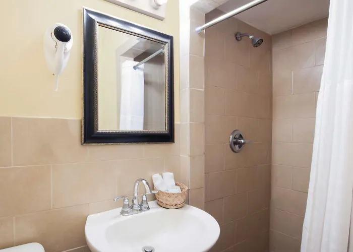 Executive Inn & Kitchenette Suites-Eagle Pass