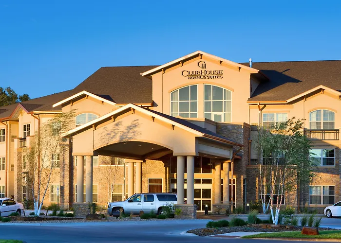 Clubhouse Hotel And Suites