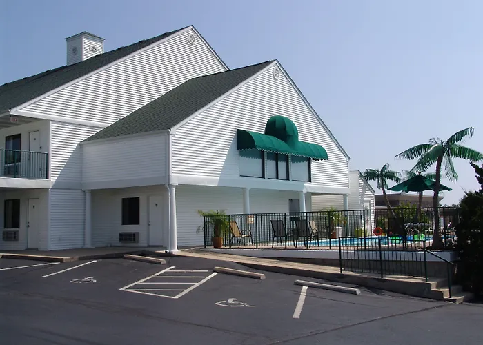 Super 8 By Wyndham Branson - Shepherd Of The Hills Exwy