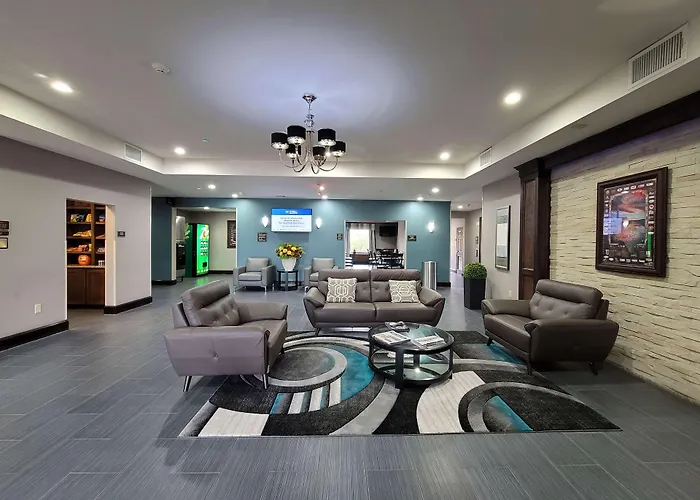 Best Western Plus Kenedy Inn