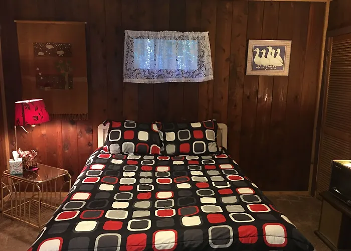 Gateway Inn & Cabins