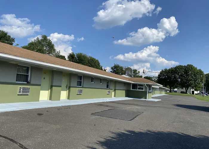 Red Carpet Inn & Suites Wrightstown