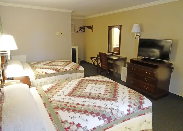 Amish Country Motel