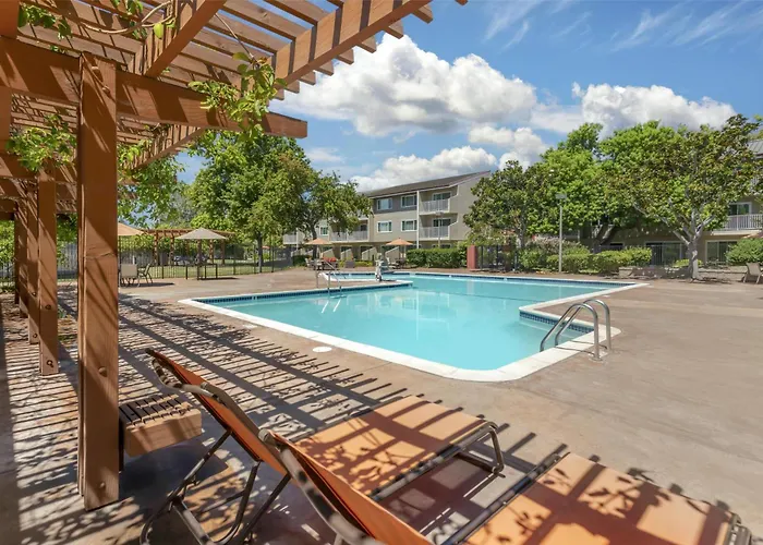 Best Western Plus Garden Court Inn