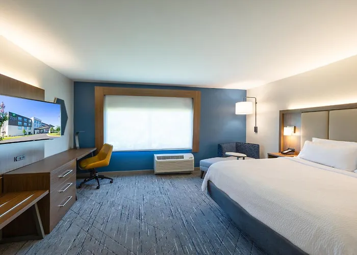 Holiday Inn Express & Suites Greenwood Mall By Ihg